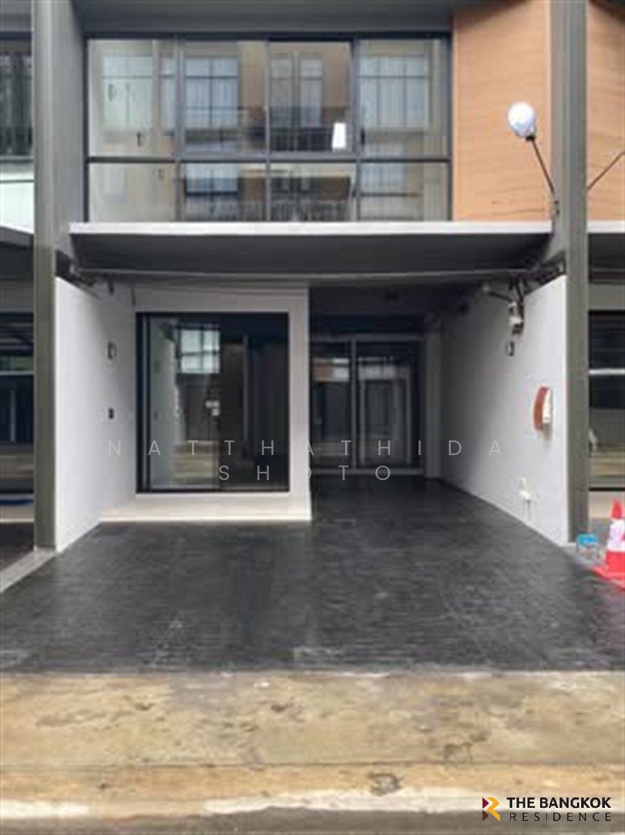 Townhouse in Suan Luang, Bangkok, Thailand 1 - 16997392