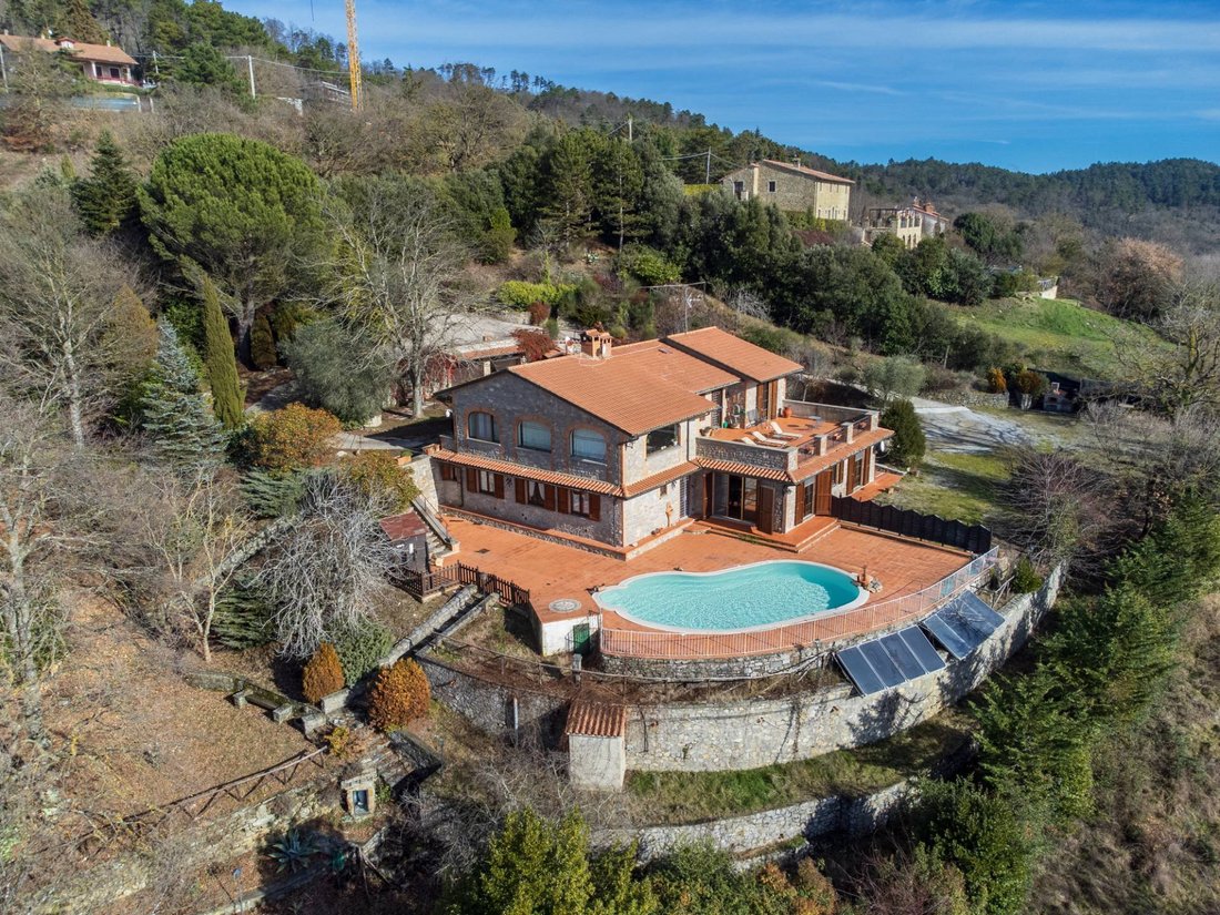 Villa in Passignano sul Trasimeno, Umbria, Italy 4 - 17072037
