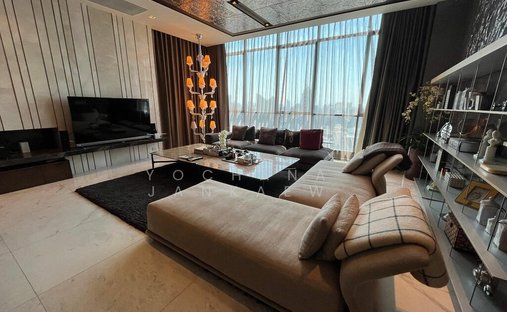 Condo in Phra Khanong Nuea, Bangkok, Thailand 1