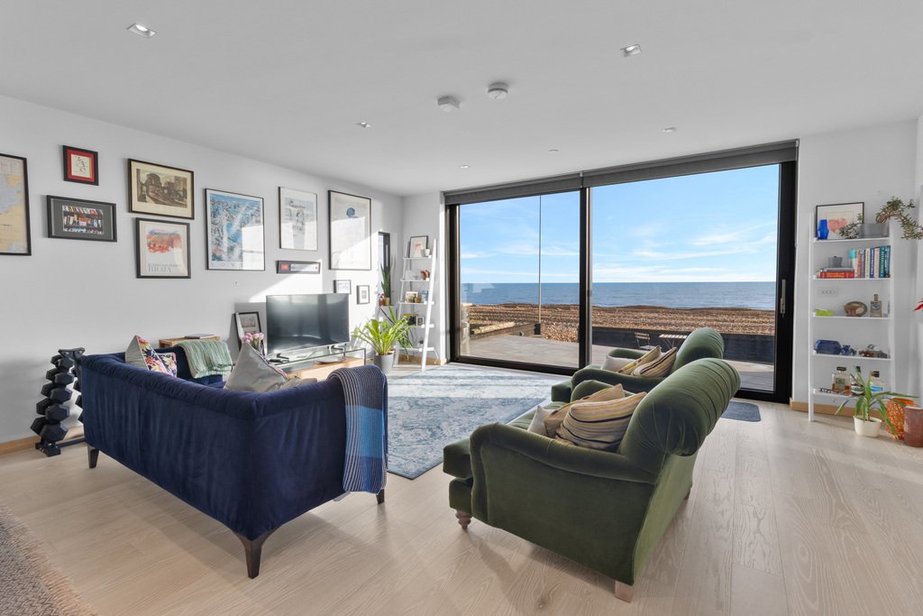 House in Pevensey Bay, England 1 - 17071540