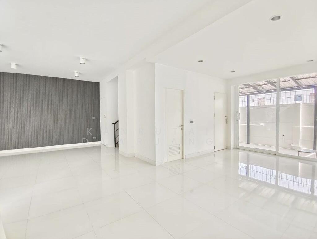 Townhouse in Bangkok, Krung Thep Maha Nakhon, Thailand 1 - 16260931