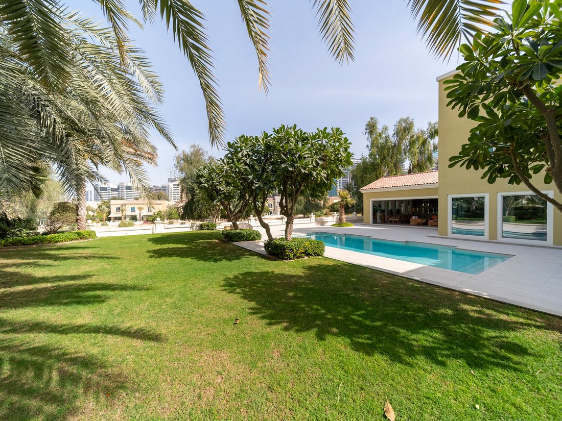 Villa in United Arab Emirates 4 - 17068012
