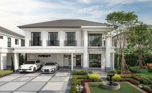 House in Ram Inthra, Krung Thep Maha Nakhon, Thailand 1