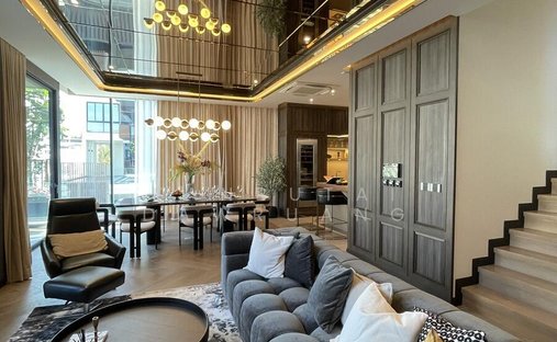 House in Bangkok, Krung Thep Maha Nakhon, Thailand 1