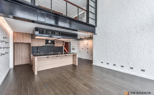 Condo in Phra Khanong Nuea, Bangkok, Thailand 1