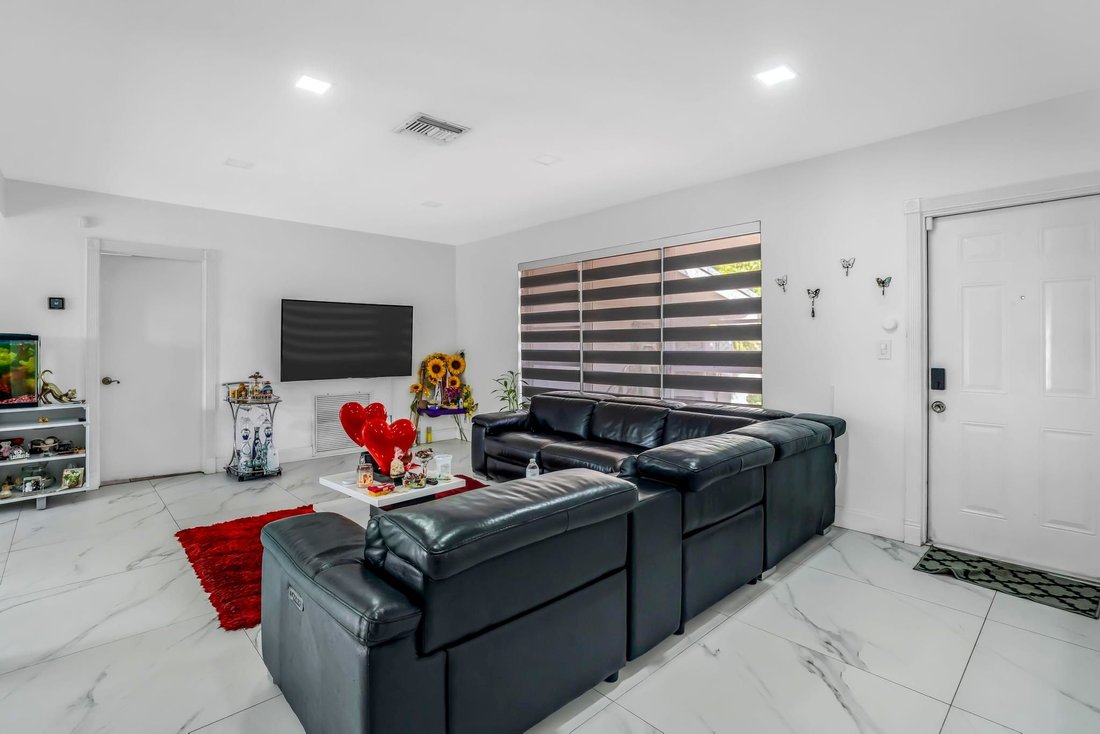 House in Miramar, Florida, United States 4 - 17068553