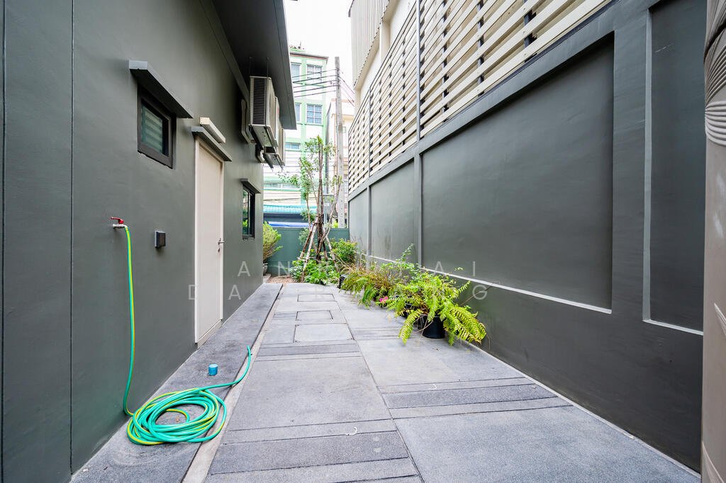 Townhouse in Pom Prap, Bangkok, Thailand 5 - 15797283