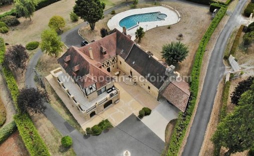 Estate in Sarlat-la-Canéda, Nouvelle-Aquitaine, France 1