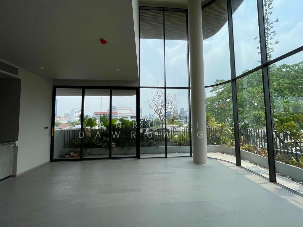 Condo in Samsen Nai, Bangkok, Thailand 1 - 16159484
