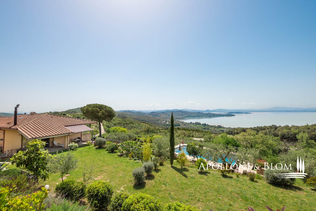 Villa in Passignano sul Trasimeno, Umbria, Italy 2 - 17068257