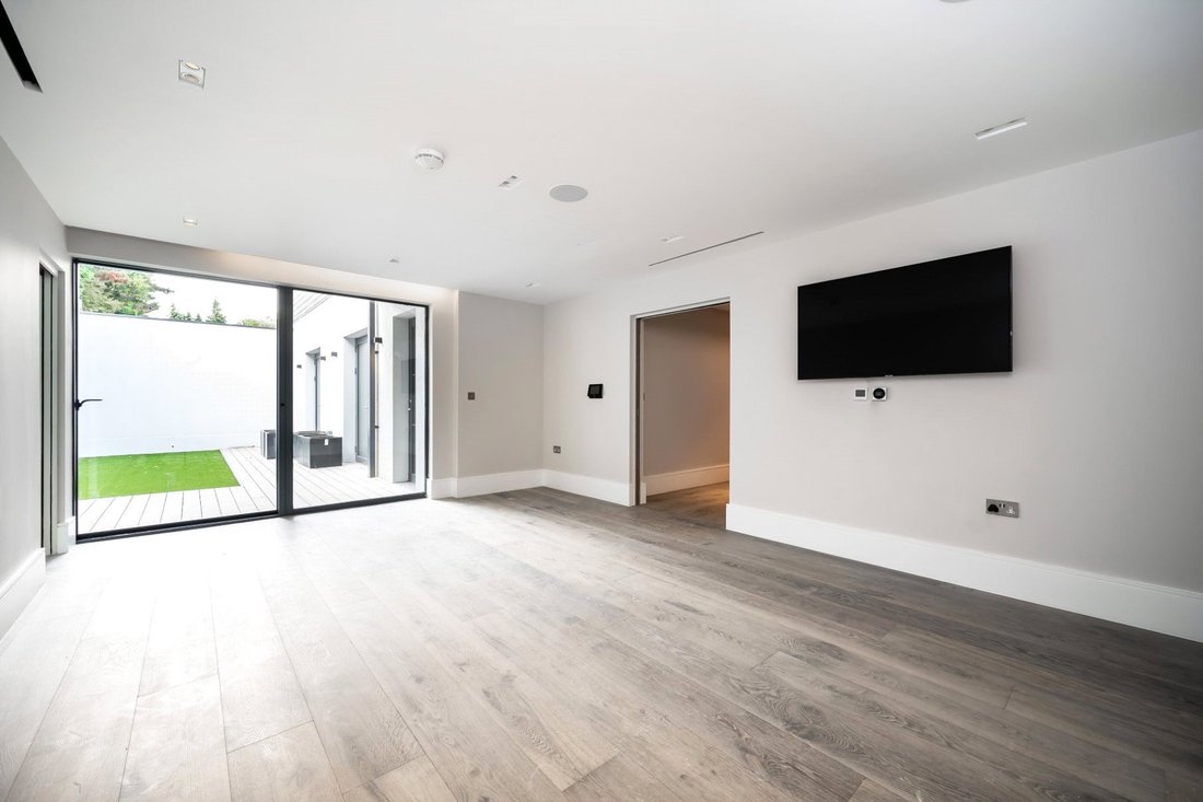 Land in Finchley, Barnet, England 3 - 17068110