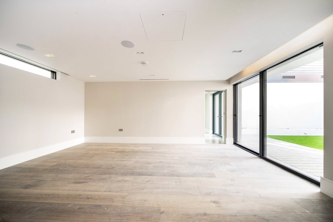 Land in Finchley, Barnet, England 2 - 17068110