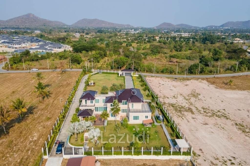 Villa in Hua Hin, Prachuap Khiri Khan, Thailand 2 - 16693296