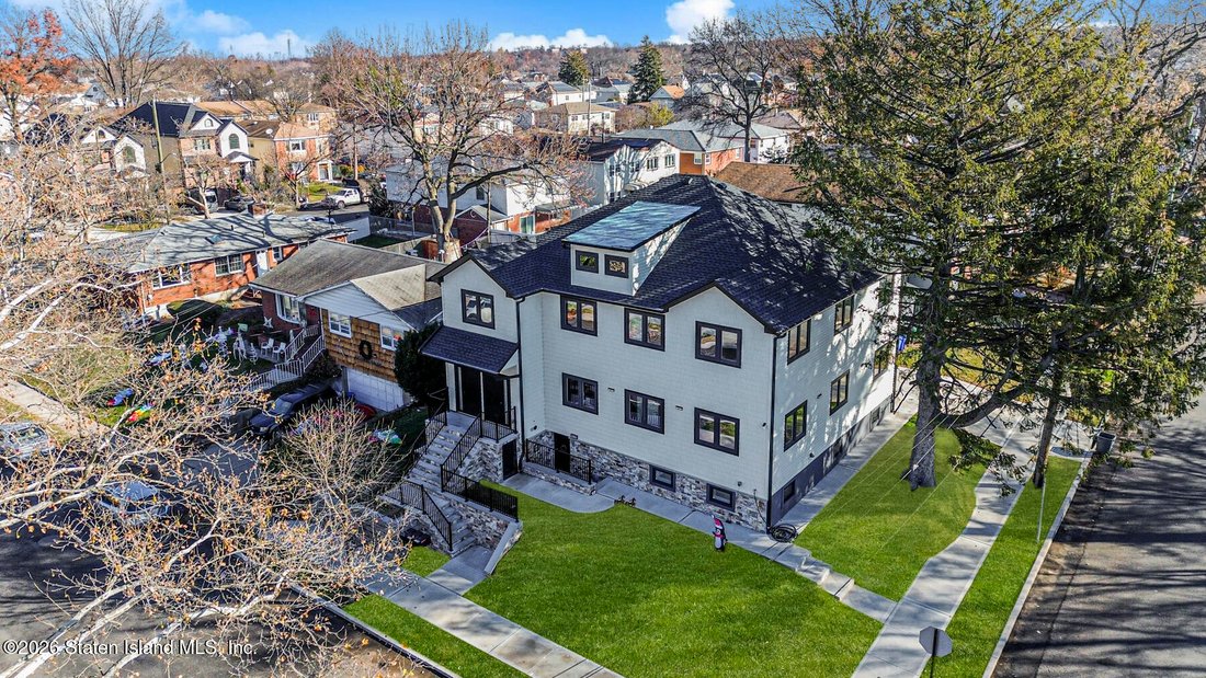 House in New York, New York, United States 2 - 17070222