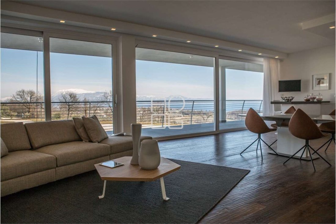 Apartment in Hill Zone, Padenghe sul Garda, Lombardy 1 - 17070825