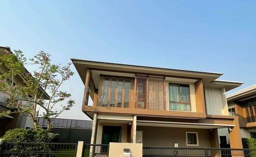 House in Hua Mak, Bangkok, Thailand 1