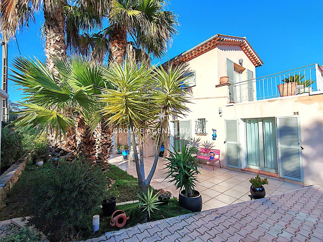 Villa in Frejus, Provence-Alpes-Côte d'Azur, France 1 - 17068446