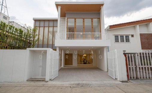 House in Hua Mak, Bangkok, Thailand 1