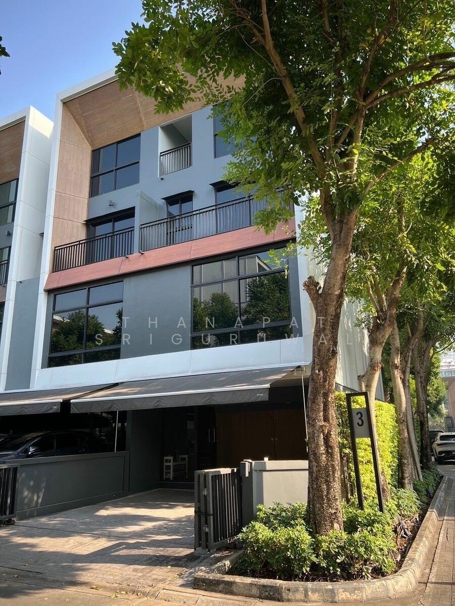 Townhouse in Chong Nonsi, Krung Thep Maha Nakhon, Thailand 1 - 15312972