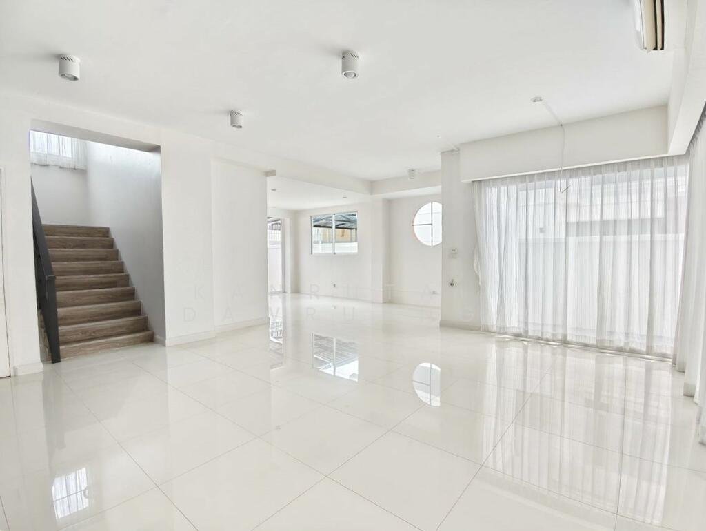 Townhouse in Bangkok, Krung Thep Maha Nakhon, Thailand 2 - 16260931
