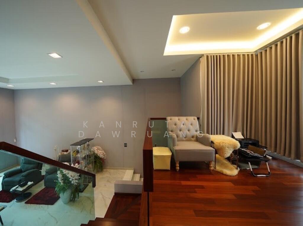 Townhouse in Chom Phon, Bangkok, Thailand 3 - 15935211