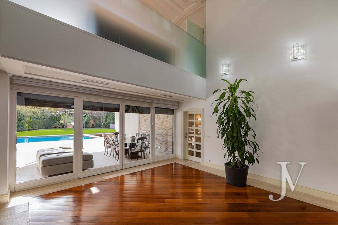 Villa in Fuencarral-El Pardo, Madrid, Spain 5 - 17068808