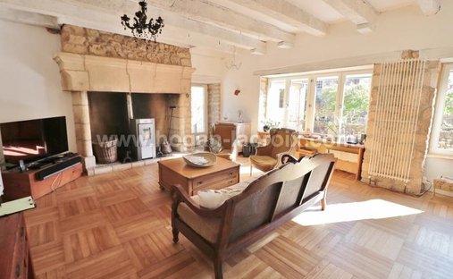 House in Domme, Nouvelle-Aquitaine, France 1