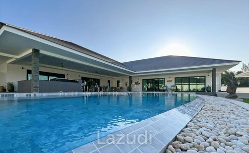 Villa in Wang Pong, Prachuap Khiri Khan, Thailand 1