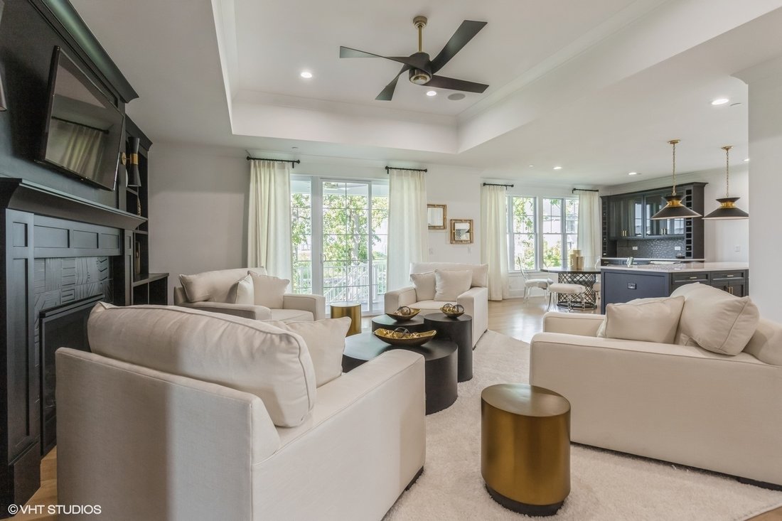 House in Elk Grove Village, Illinois, United States 3 - 17069655