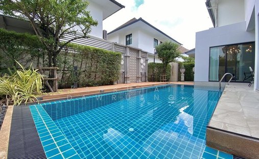 House in Dok Mai, Bangkok, Thailand 1