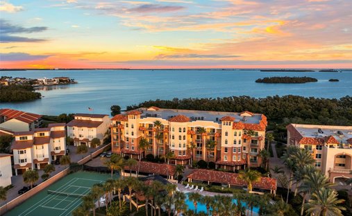 Condo in St. Petersburg, Florida, United States 1