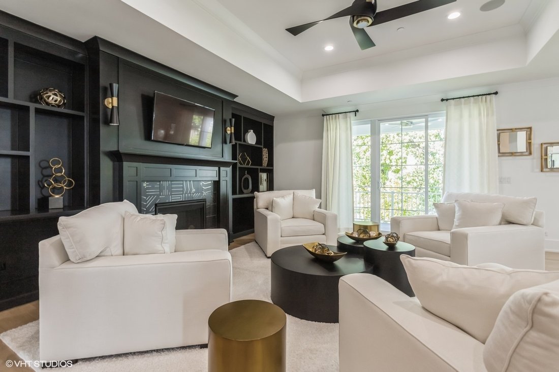 House in Elk Grove Village, Illinois, United States 4 - 17069655