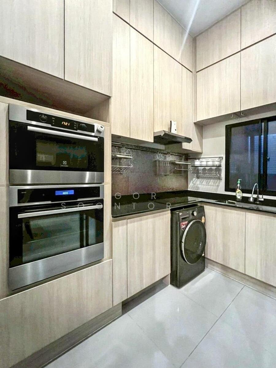 Townhouse in Chong Nonsi, Krung Thep Maha Nakhon, Thailand 3 - 15514744
