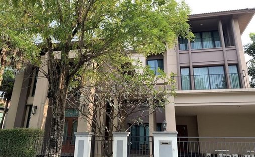 House in Ram Inthra, Krung Thep Maha Nakhon, Thailand 1