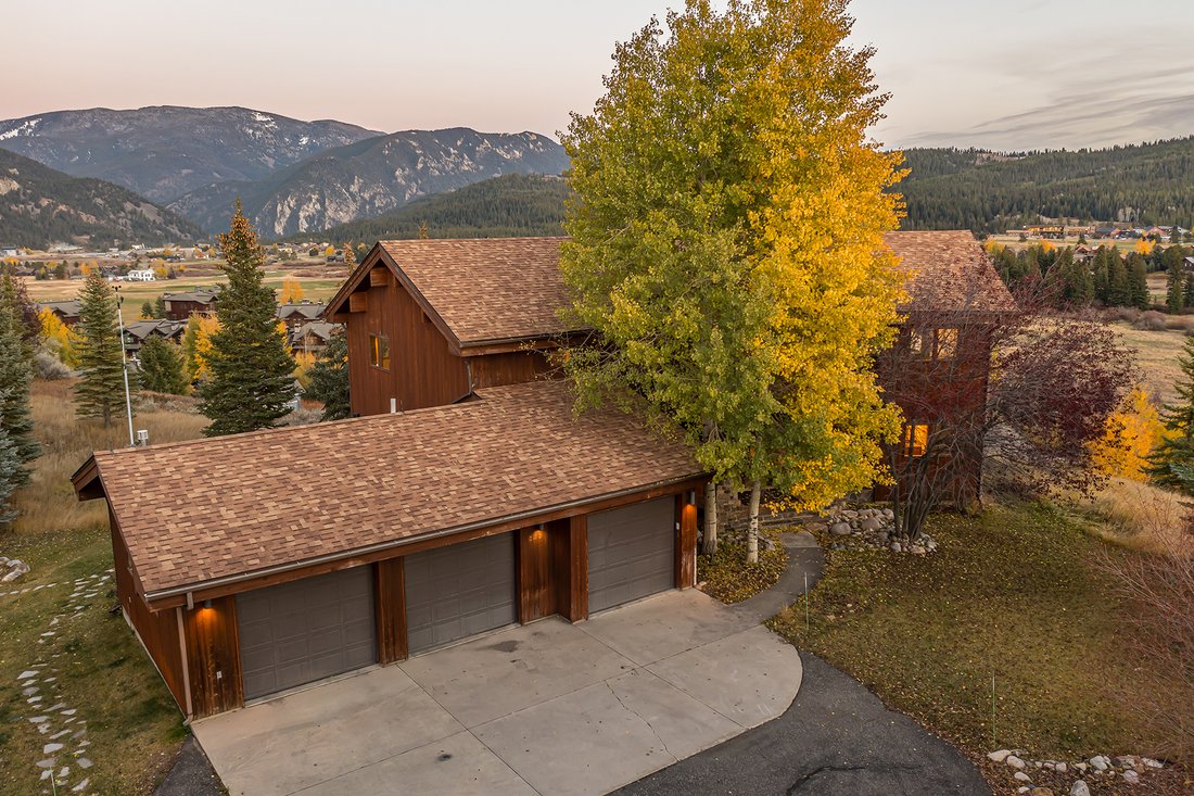 House in Gallatin Gateway, Montana, United States 2 - 17068915