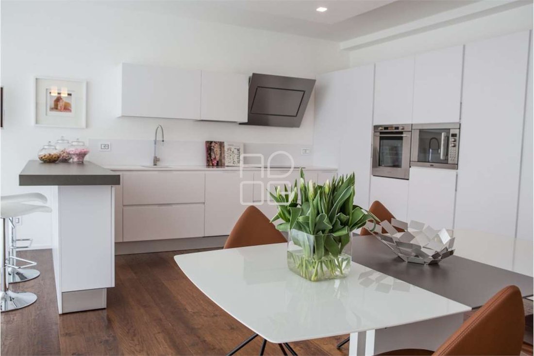 Apartment in Hill Zone, Padenghe sul Garda, Lombardy 5 - 17070825