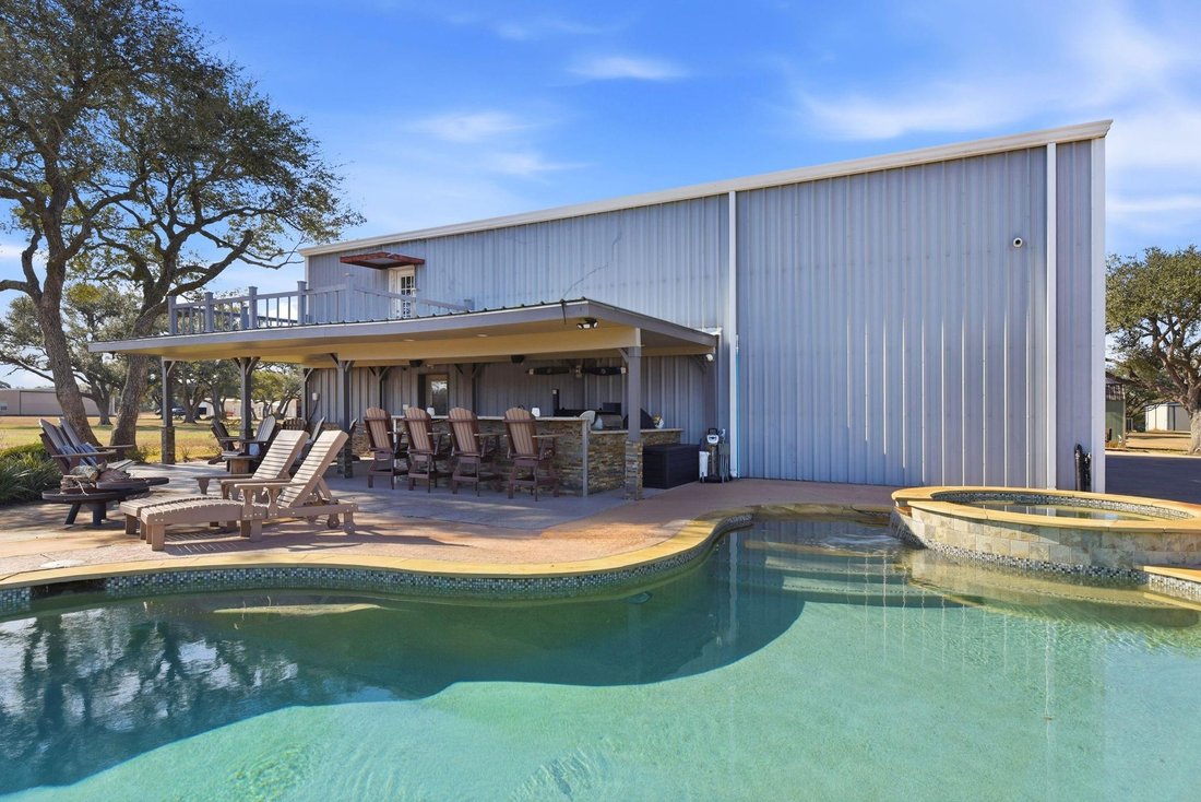 House in Louise, Texas, United States 5 - 17068048
