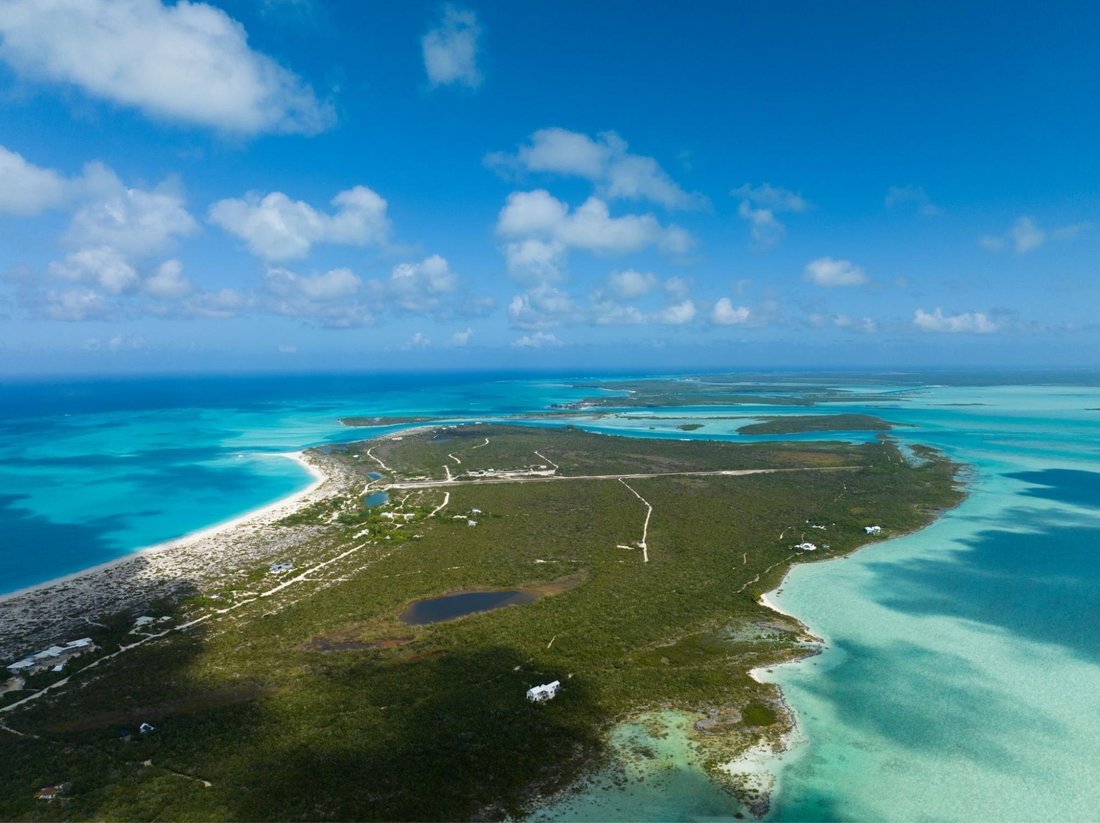 Land in Leeward Settlement, Caicos Islands, Turks and Caicos Islands 3 - 17070899