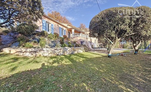 Villa in Mazan, Provence-Alpes-Côte d'Azur, France 1