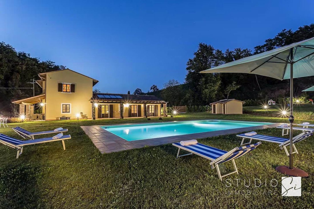 Villa in Historic Center, Lucca, Tuscany 1 - 17070767
