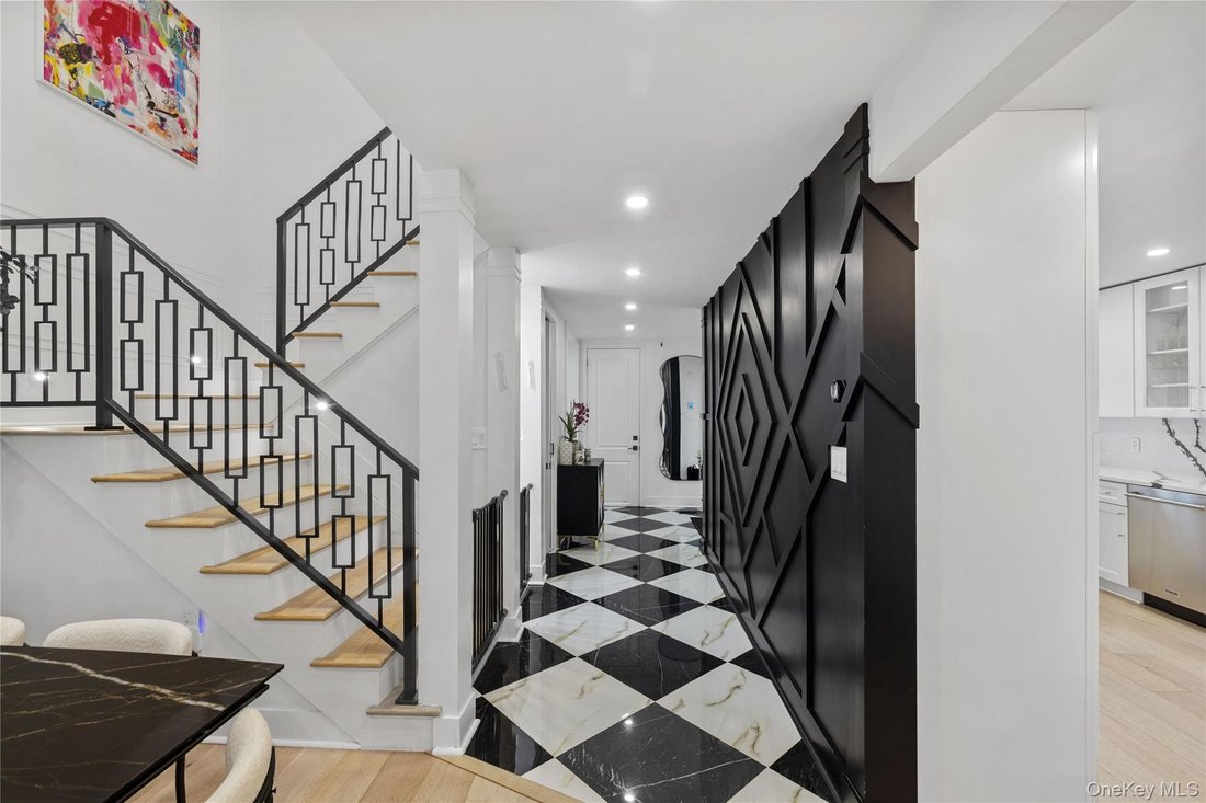Condo in Woodbury, New York, United States 2 - 16966889