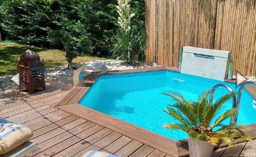 Provencal Farmhouse Of 277m² With Swimming Pool On Land Of Almost 2ha