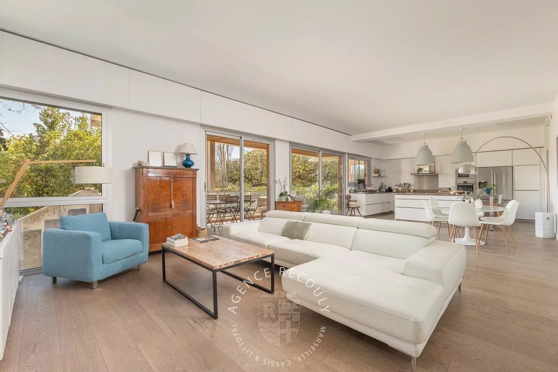 Apartment in Saint Giniez, 8e Arrondissement, Marseille 5 - 17070271