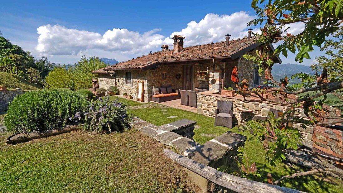 Country House in Pieve Fosciana, Tuscany, Italy 4 - 17070727