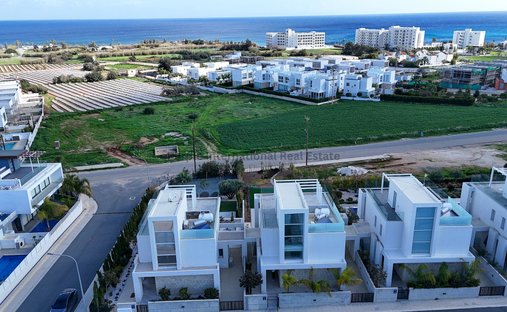 Villa in Paralimni, Famagusta, Cyprus 1
