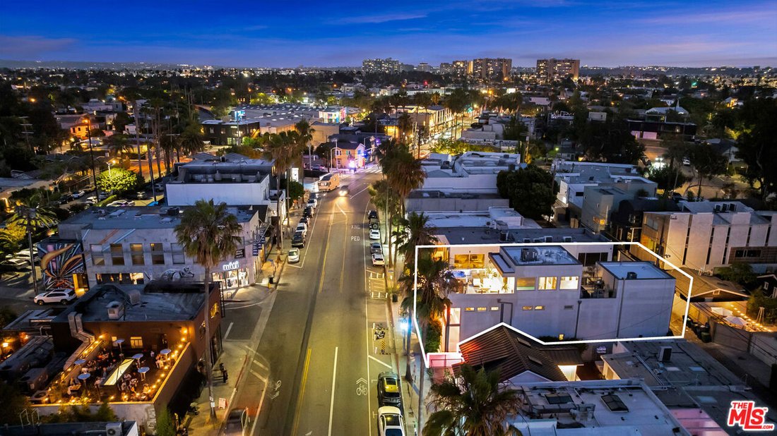 House in Los Angeles, California, United States 3 - 17070723