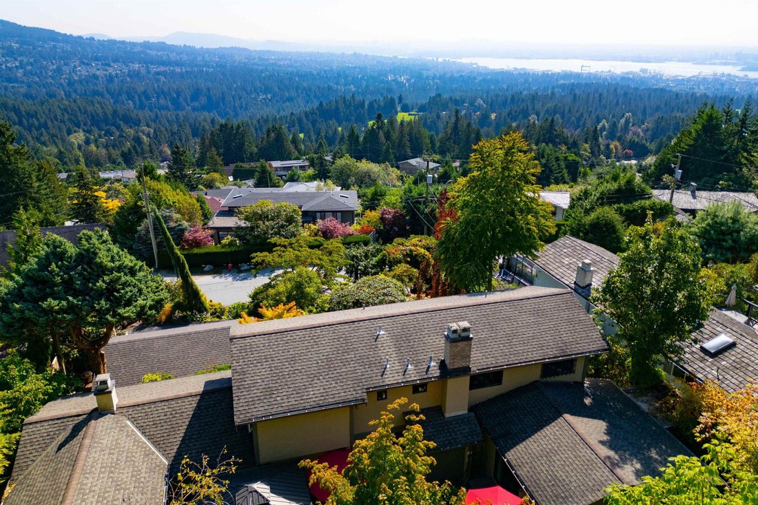 House in West Vancouver, British Columbia, Canada 2 - 17070844
