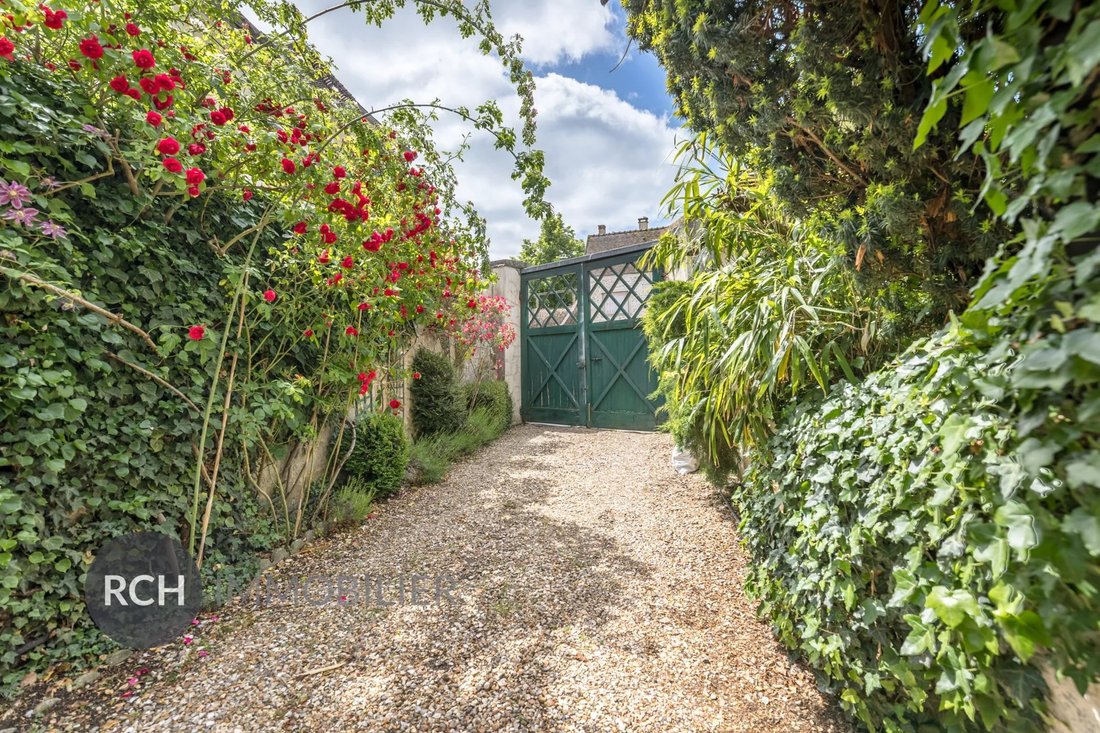 House in Montfort-l'Amaury, Ile-de-France, France 4 - 15770264