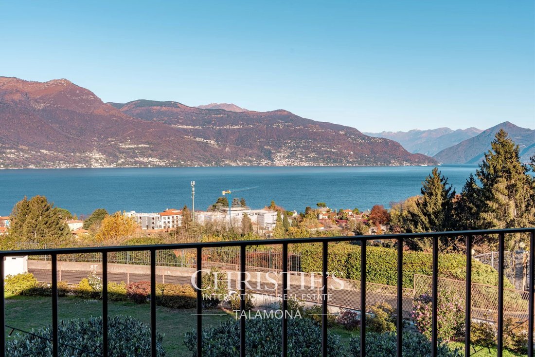 House in Porto Valtravaglia, Lombardy, Italy 5 - 15362576