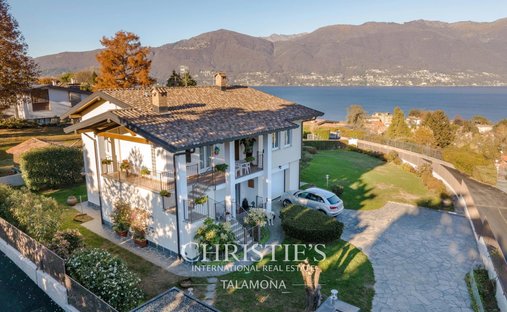House in Porto Valtravaglia, Lombardy, Italy 1